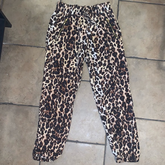 Bebe leopard print pants - Picture 2 of 7